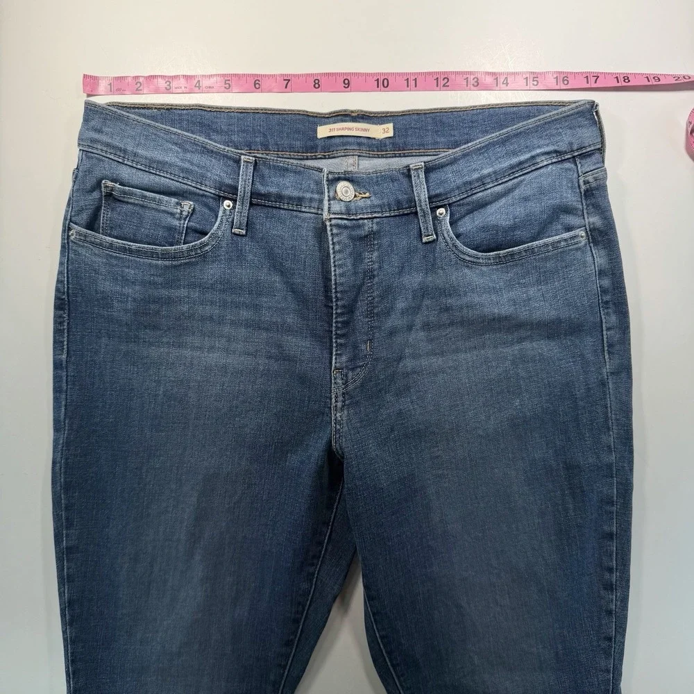 Levi's Women's Shaping Skinny Jean 32 Medium Wash Classic Denim - Picture 7 of 11